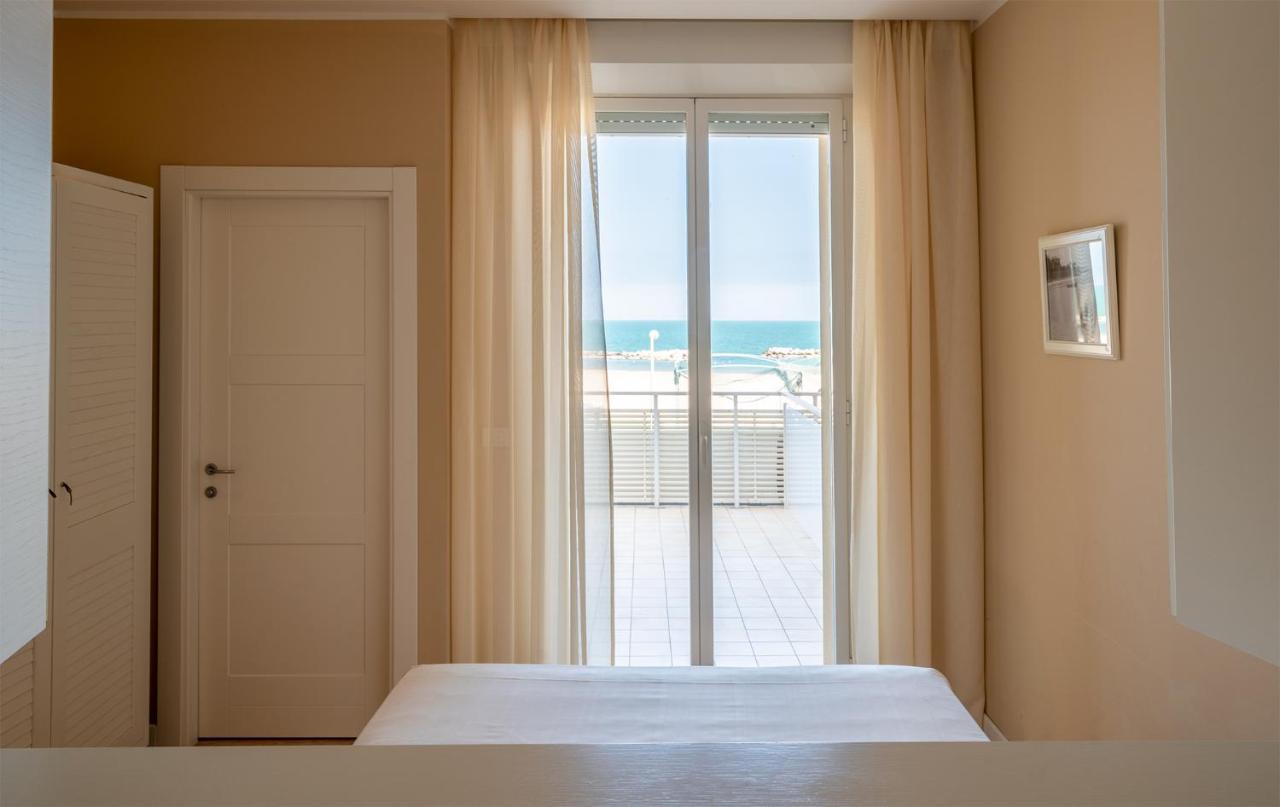 Hotel Bristol Cattolica Kültér fotó