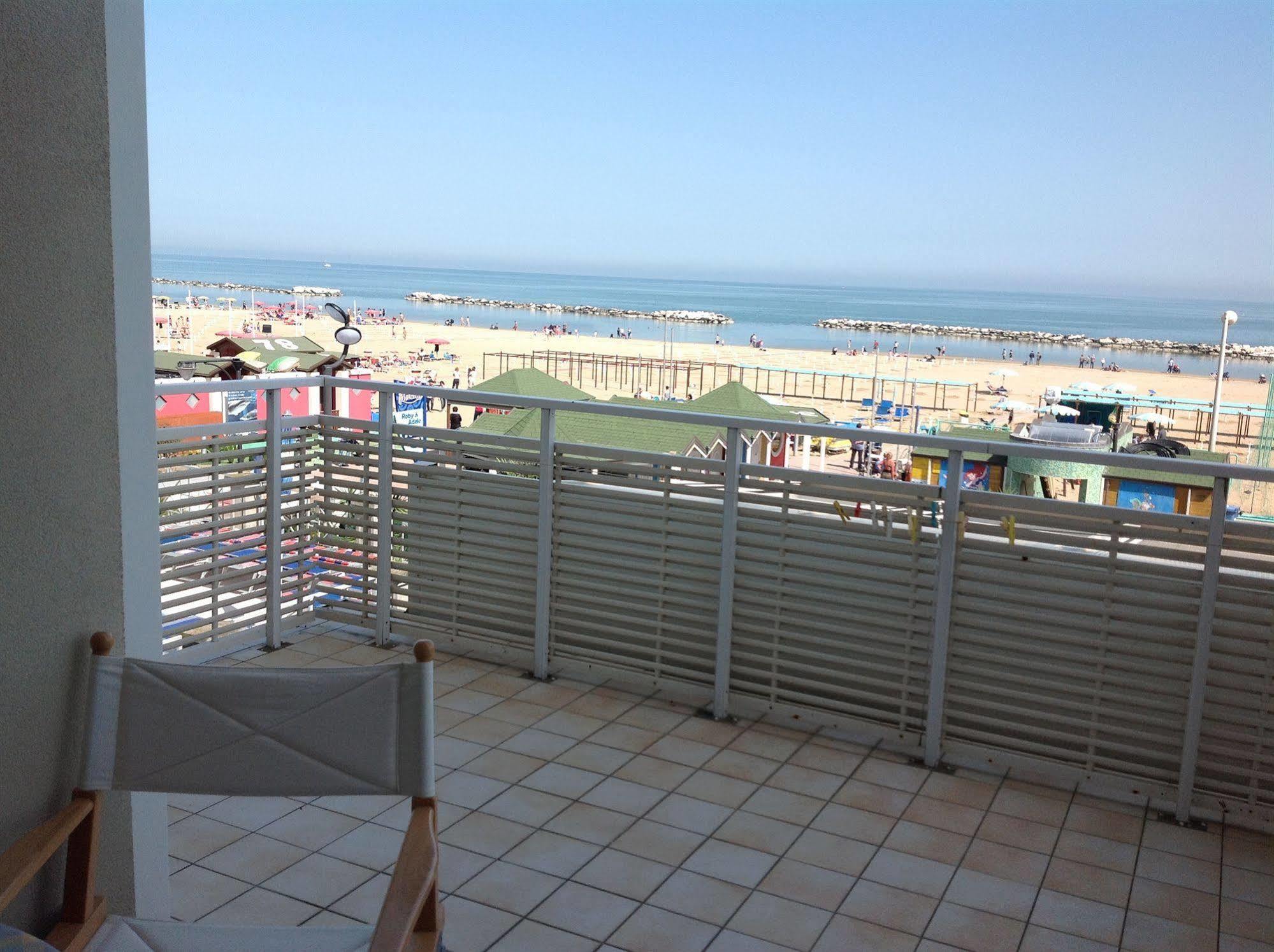 Hotel Bristol Cattolica Kültér fotó