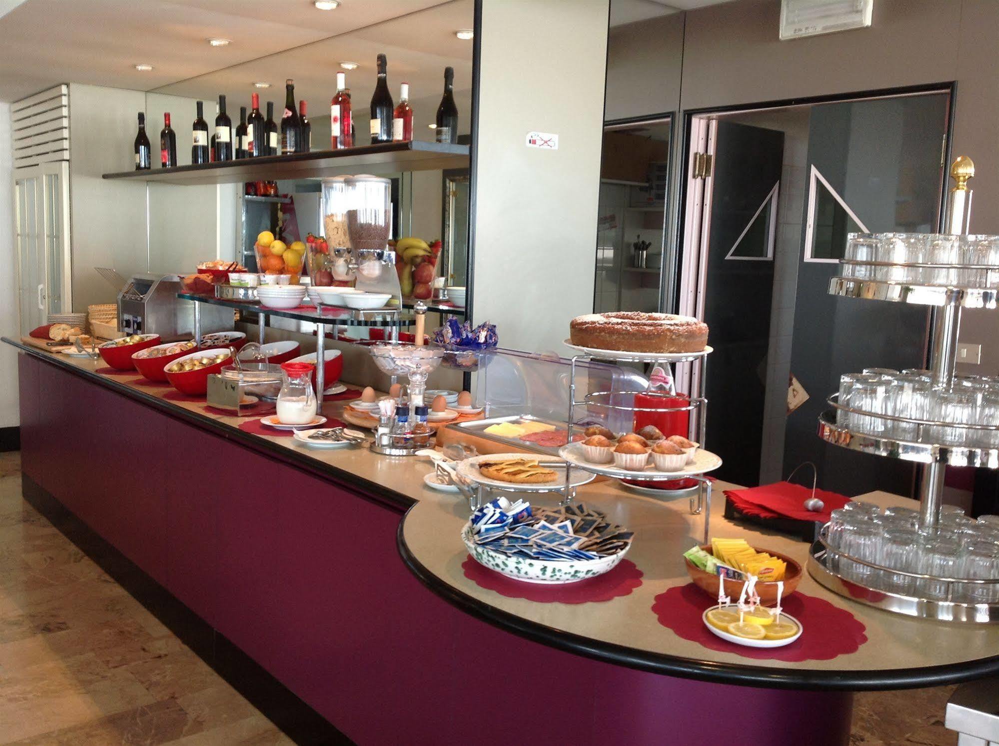 Hotel Bristol Cattolica Kültér fotó