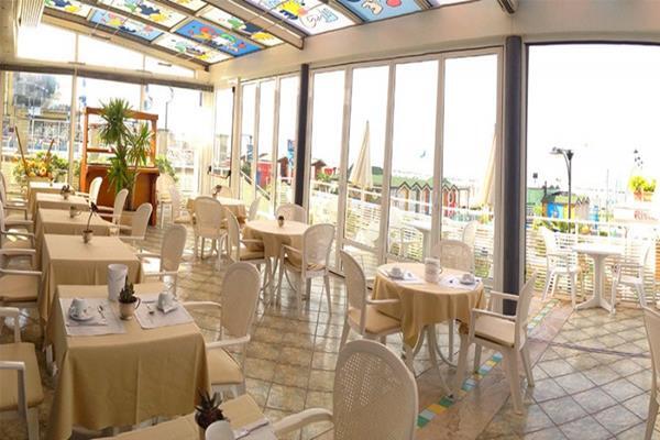 Hotel Bristol Cattolica Kültér fotó